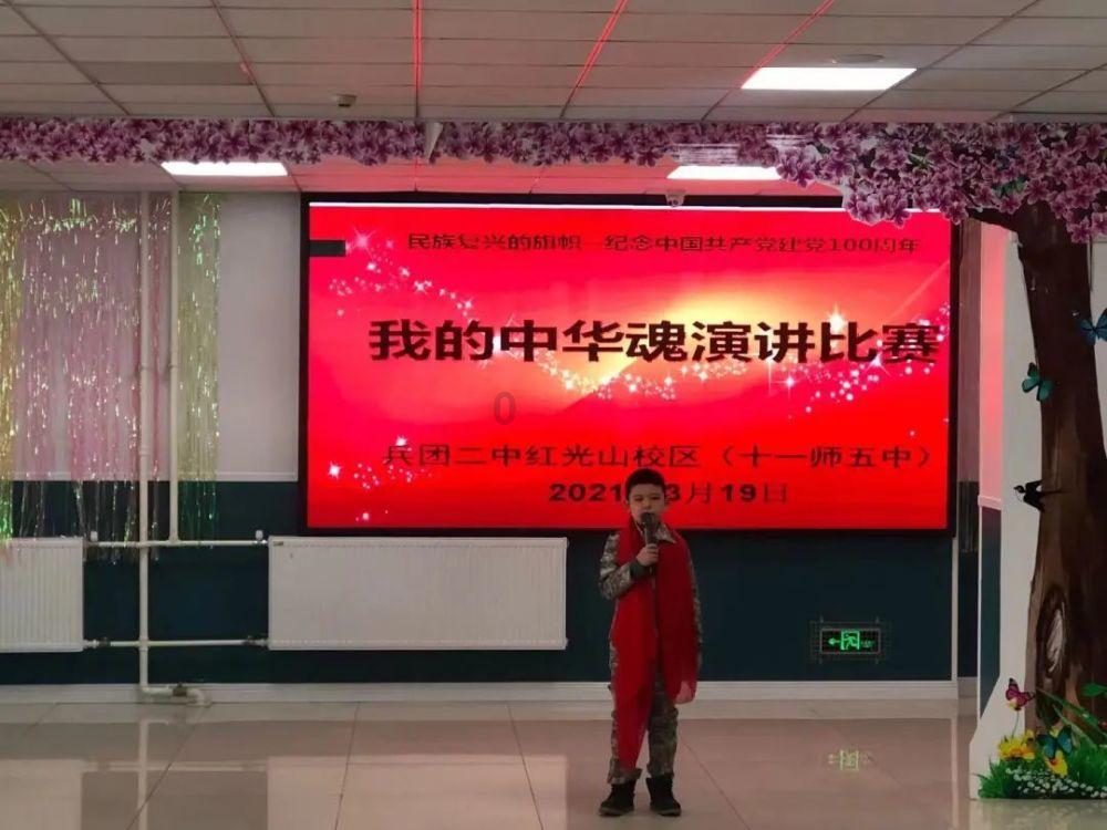 天寒地冻,守着热辣鲜香的川渝火锅,鸭肠鹅肠黄喉毛肚千层涮起来